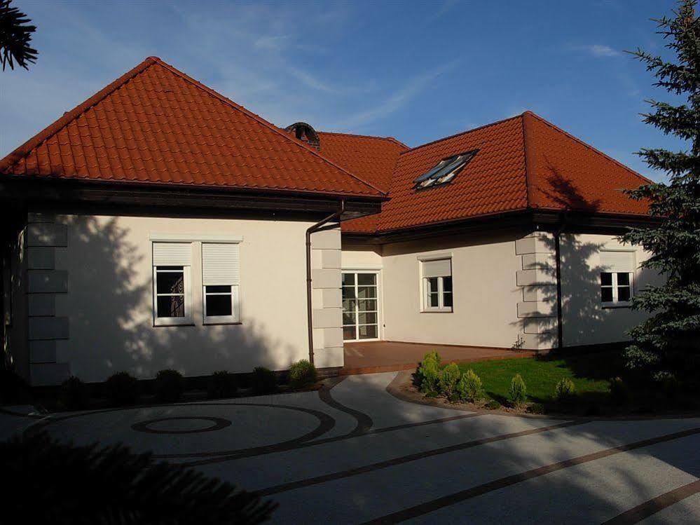 Villa Hof Luboń Dış mekan fotoğraf